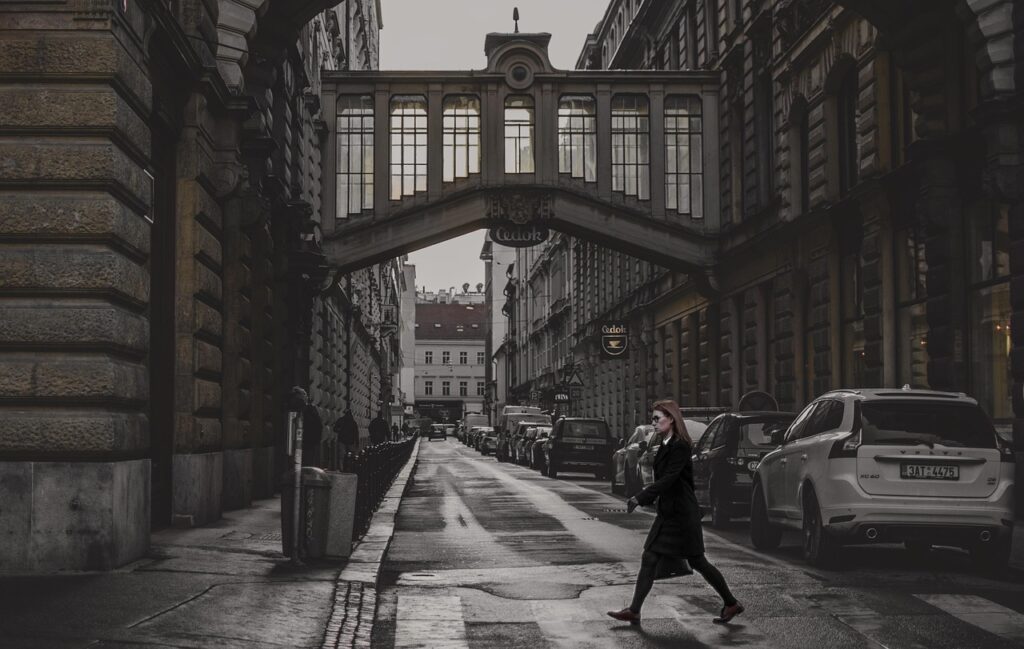 女性の一人旅を平日にお得に楽しむ方法は？